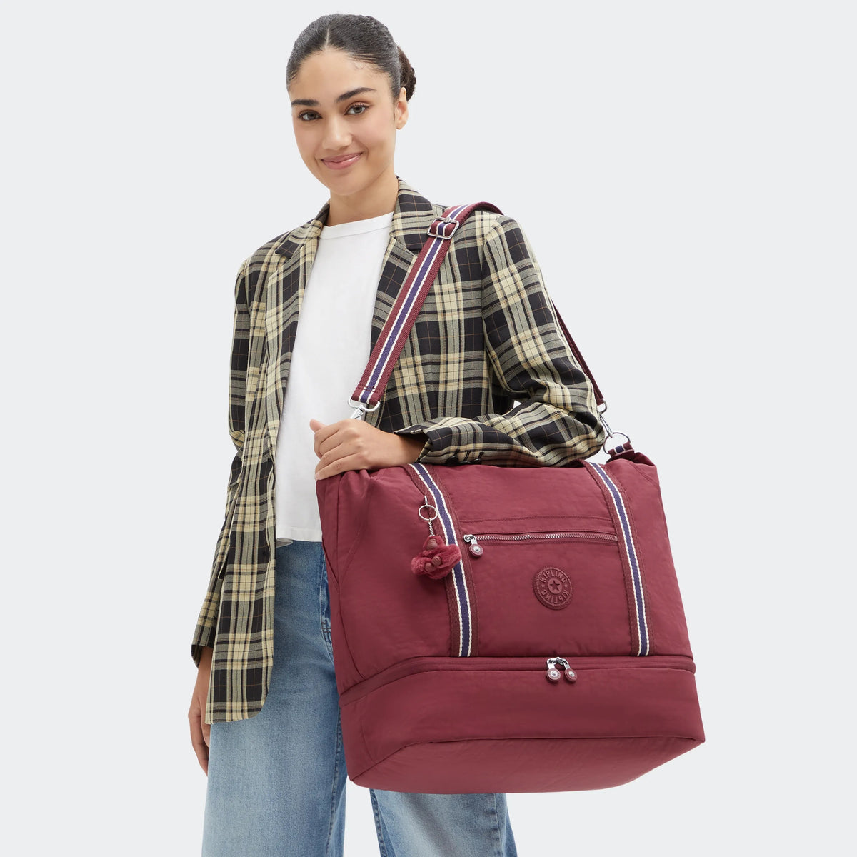 Art M Weekender Tote Bag Lounge Wine - 2